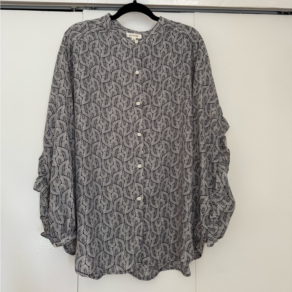 NWT Max Studio Black and White Patterned Button-Up Blouse
